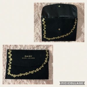 Daisy Marc Jacobs clutch